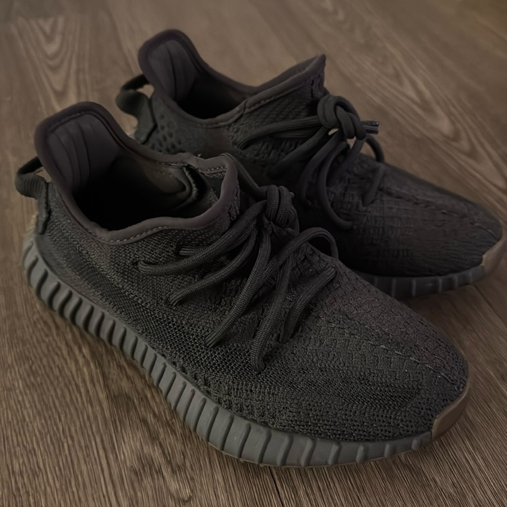 YEEZY BOOST 350 V2 CINDER